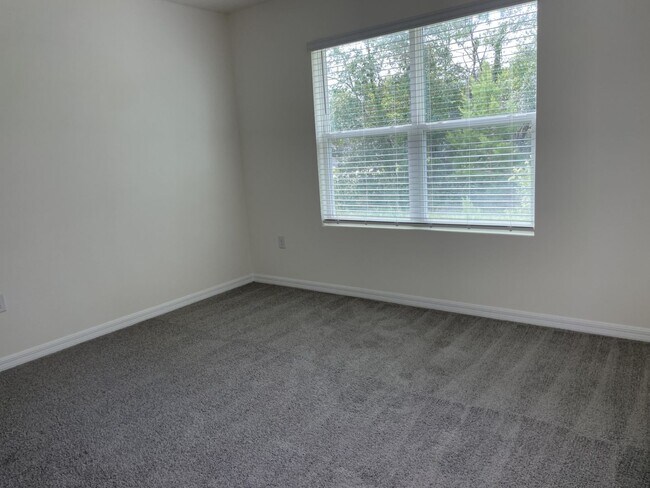 Building Photo - 35 Hickory Crse Trl