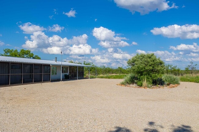 Building Photo - Large Country Home on Acreage with Access to Fishing