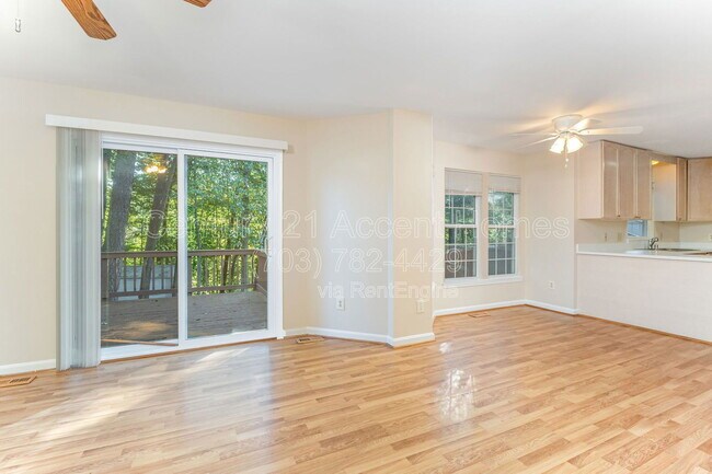 Building Photo - 16 Twin Lake Ct