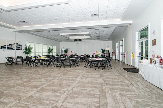 Building Photo - 375 NE Wharf Way