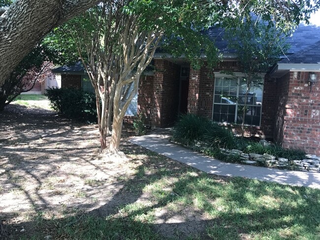 Primary Photo - 1805 Diana Ln