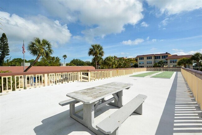 Building Photo - 3804 Gulf of Mexico Dr
