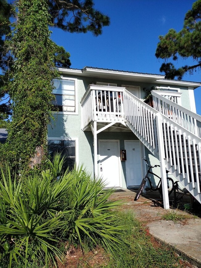Building Photo - Great Efficiency Apartment in PCB! *Basic ...