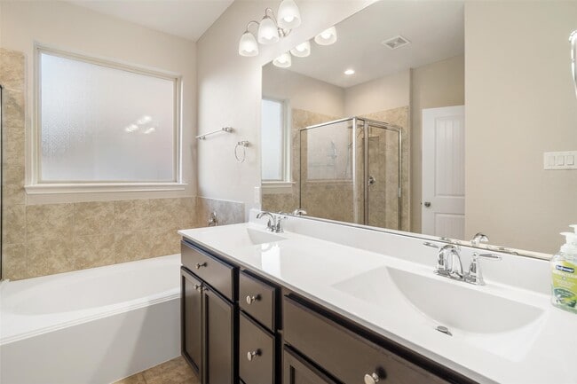 Building Photo - 2722 Kaman Ln