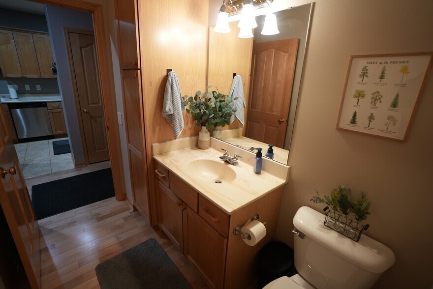 Half bathroom on 1st floor - 54 Wood Brook Way
