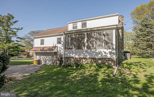 Building Photo - 526 Williams Rd