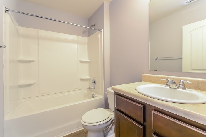 Building Photo - 6721 Woodford Dr