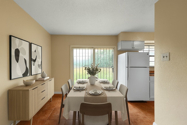 Building Photo - Pet-Friendly 5BR/2BA Home w/ Garage & Fenc...