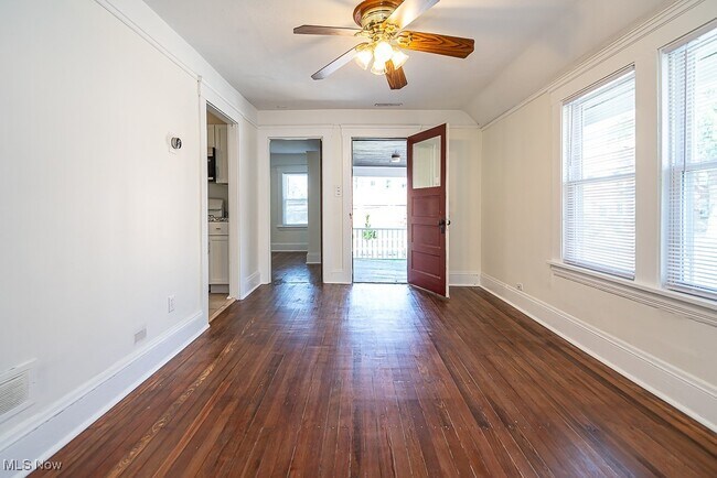 Building Photo - 4205 Woodbine Ave