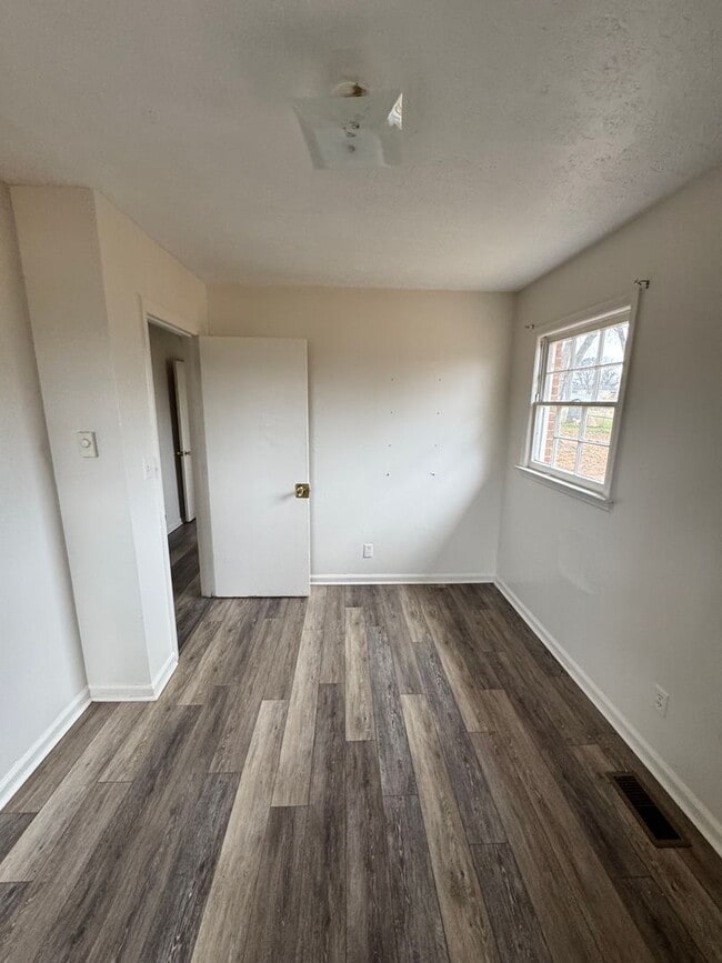 Building Photo - 3/1 in Boiling Springs, NC