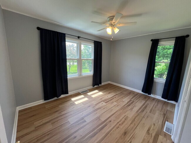 Building Photo - Two Bedroom Single Family Home on 3 Acres!