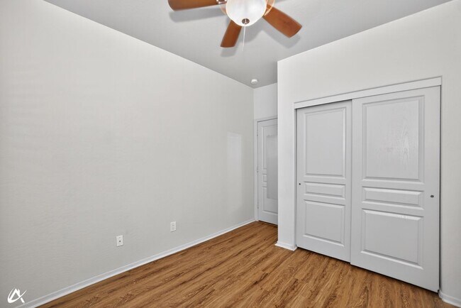 Building Photo - 2523 S 41st Ave