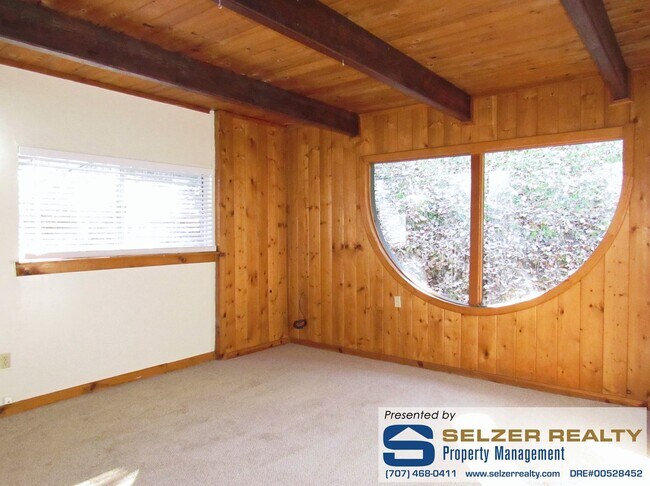 Building Photo - 293 Toyon Rd
