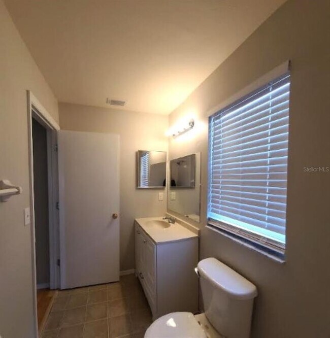 Building Photo - 1501 Rincon Dr