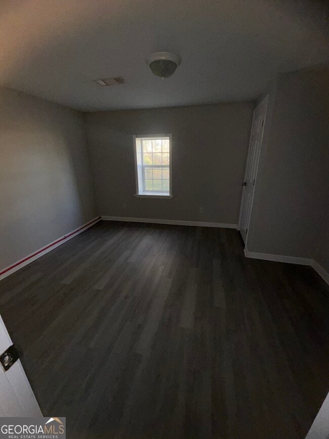 Building Photo - 1206 E Roosevelt Ave