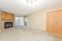 Building Photo - 14892 E Kentucky Dr