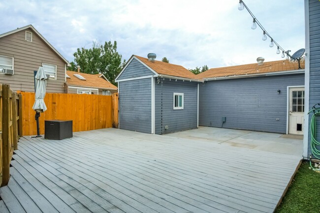 Building Photo - 8488 Prairie Clover Way