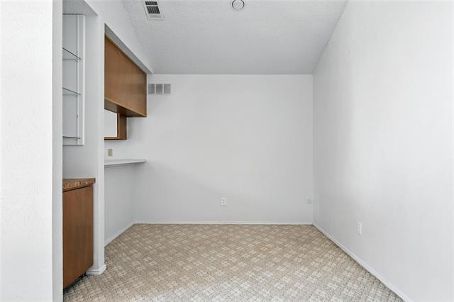 Building Photo - 640 Bellaire Dr