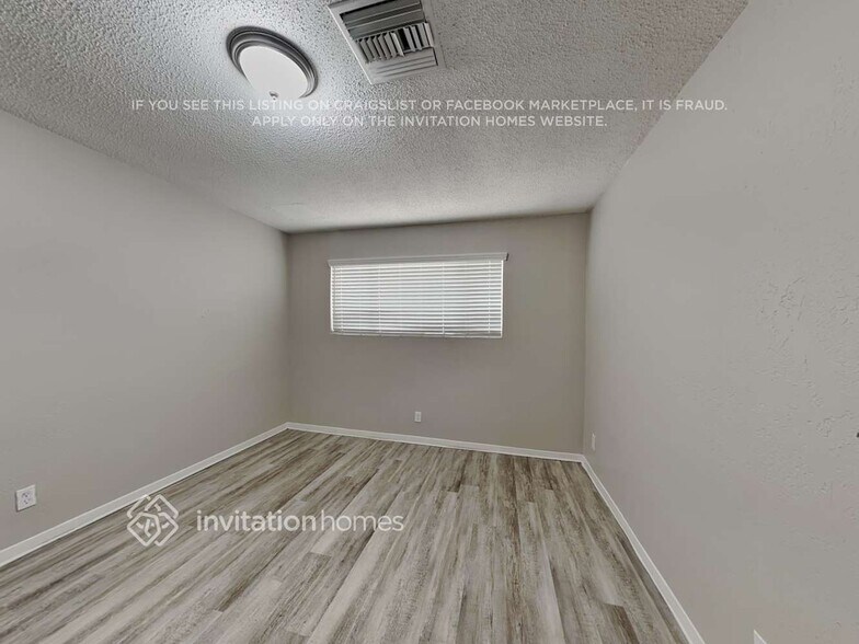 Building Photo - 3114 W Charter Oak Rd