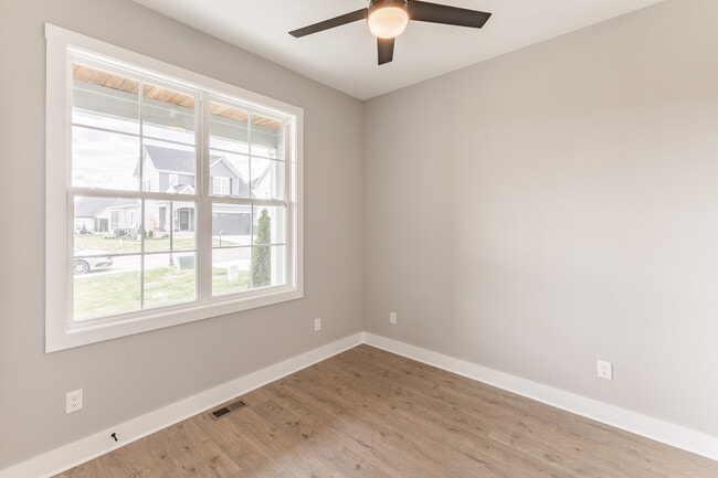 Building Photo - 592 River Watch Way