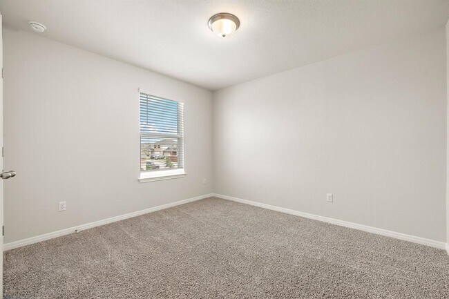 Building Photo - 120 Longmount Cv