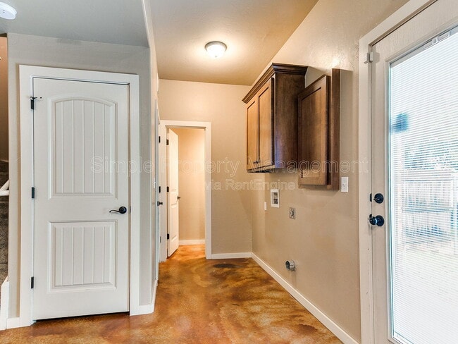 Building Photo - 2876 Muzzy St