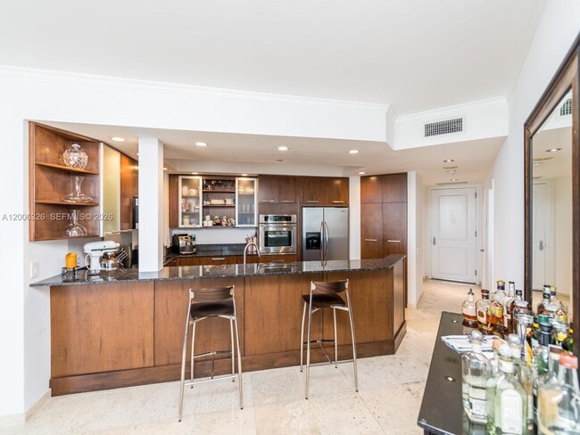 Building Photo - 888 Brickell Key Dr