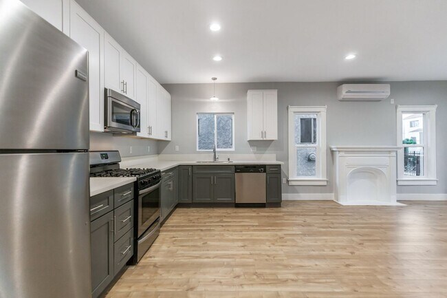 Building Photo - Beautiful 2 bedroom in Echo Park/Silver Lake with parking!