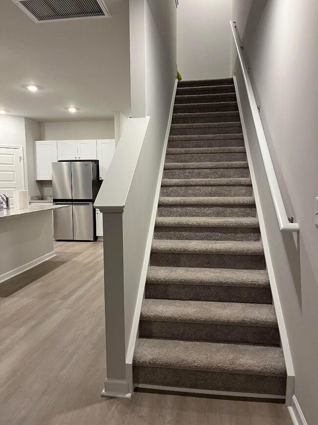 Building Photo - 147 Pine Gate Dr