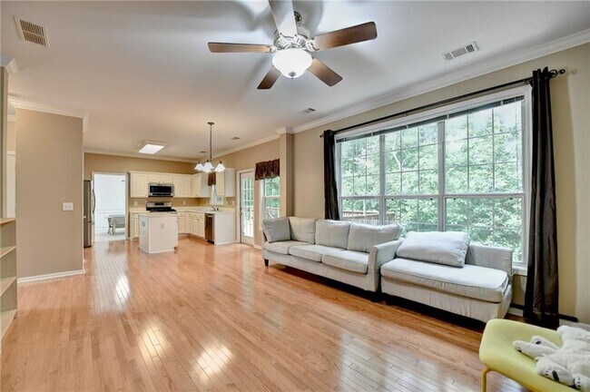 Building Photo - 2172 Woodbriar Dr