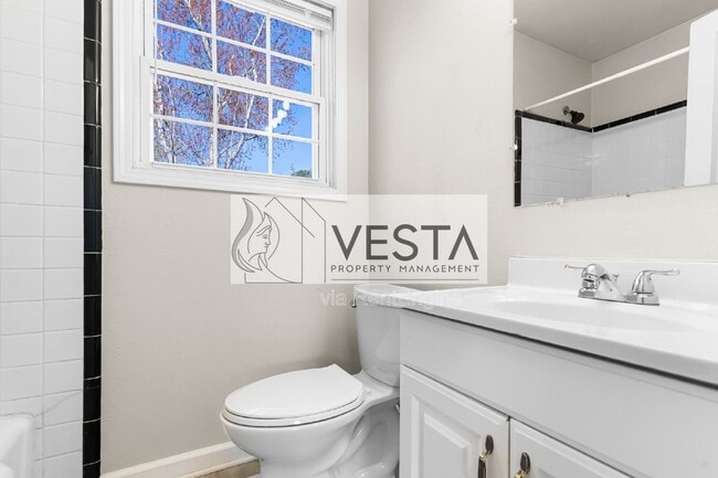 Building Photo - 16 Fortunate Dr