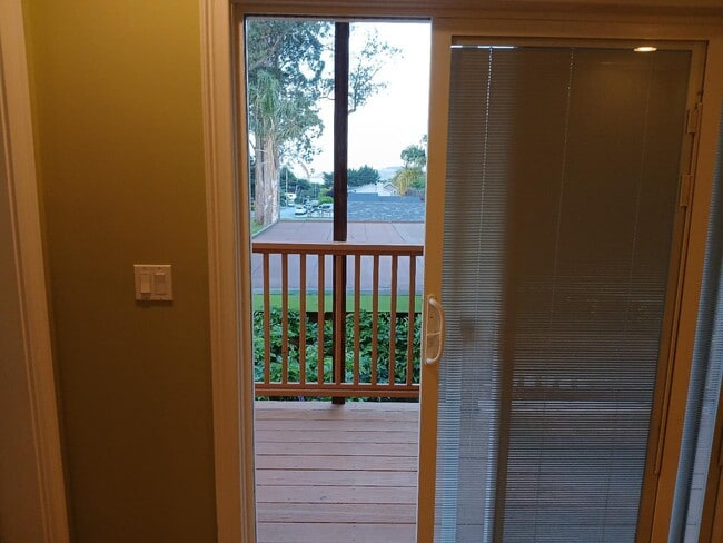 Building Photo - 421 Columbus St