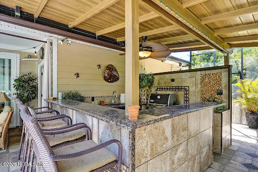 Building Photo - 1555 Lakeway Dr