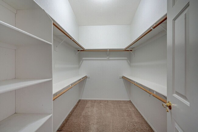 Building Photo - Great Calico Ridge Home