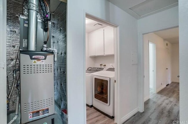 Building Photo - 1833 Camberley Ln