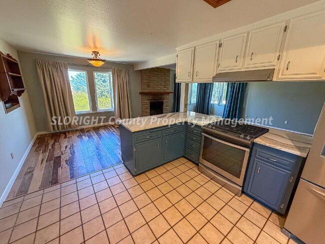 Building Photo - AVAILABLE APRIL - 3 Bedroom/ 2 Bath Los Osos Home