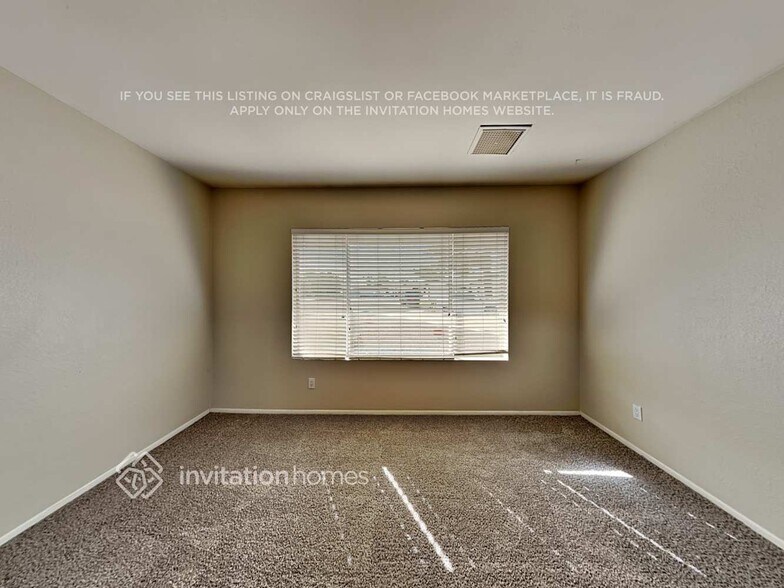 Building Photo - 5142 W Echo Ln