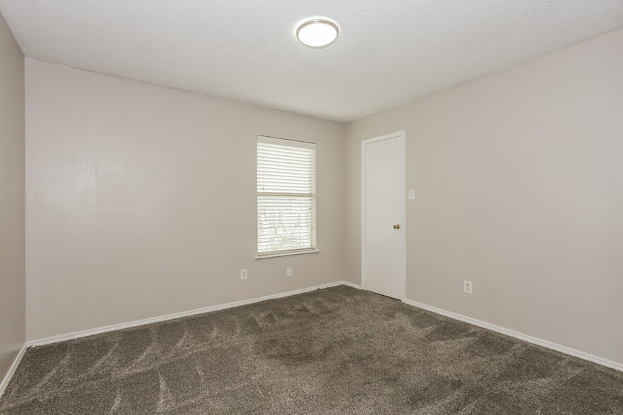 Building Photo - 6505 Nicole Way