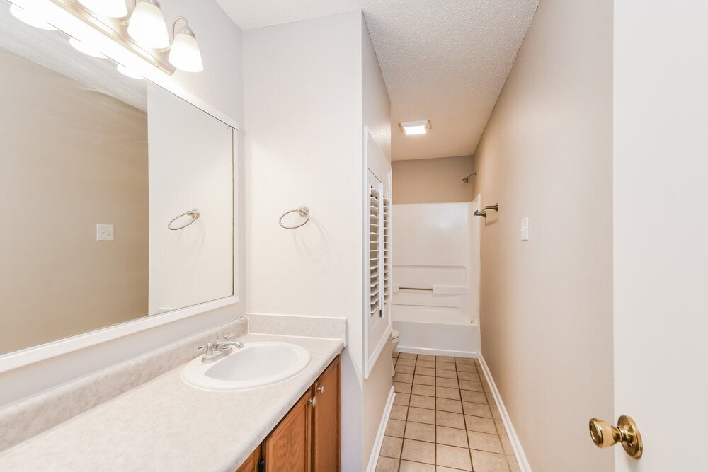 Building Photo - 16804 Lowell Dr