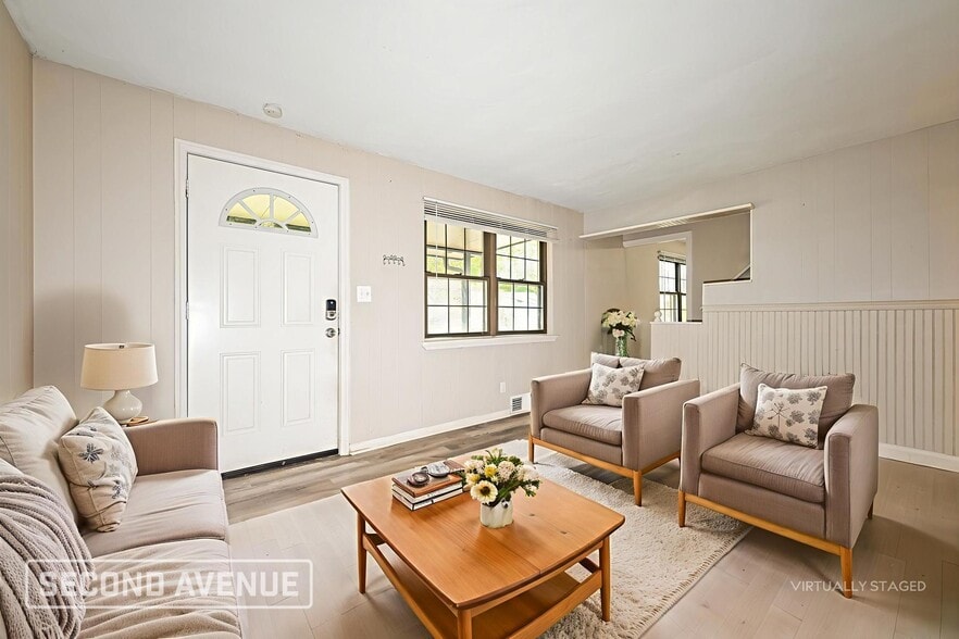 Building Photo - 223 Auburn St