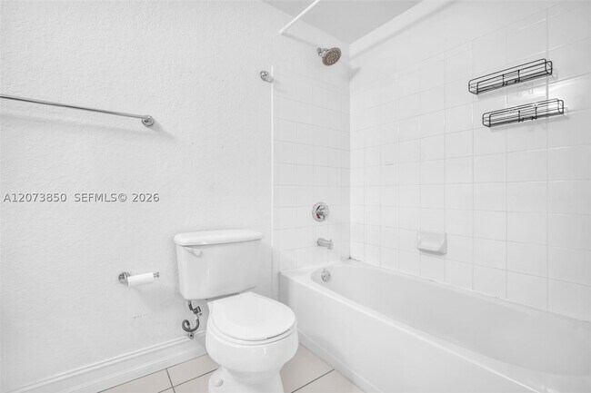 Building Photo - 2532 Centergate Dr