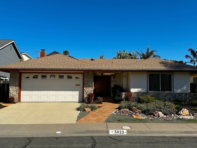 Building Photo - 3/2 house in North Clairemont! 2 car garag...