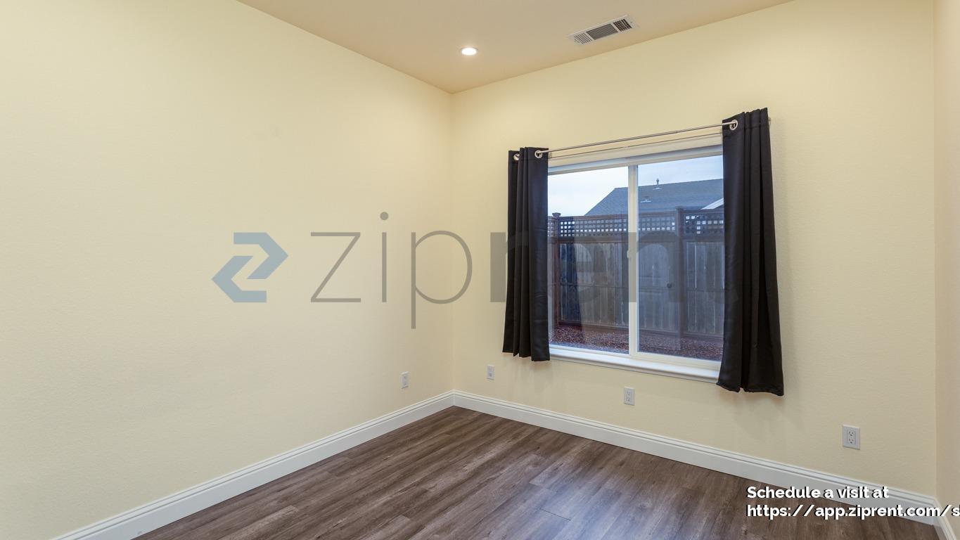 Building Photo - 1313 Crestview Ct