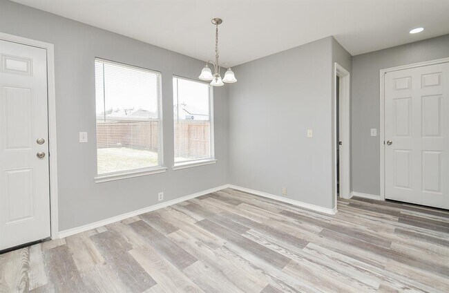 Building Photo - 20131 Larkspur Landing