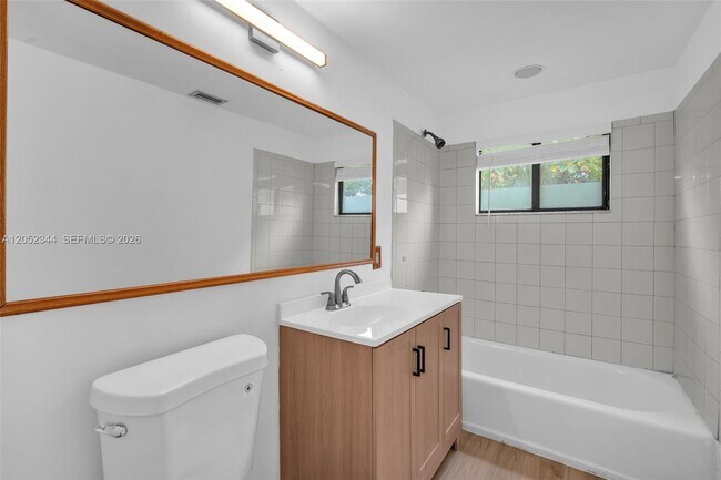 Building Photo - 5096 SW 28th Terrace