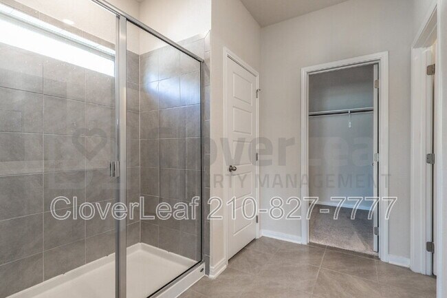 Building Photo - 9510 Fls Cyn Blvd