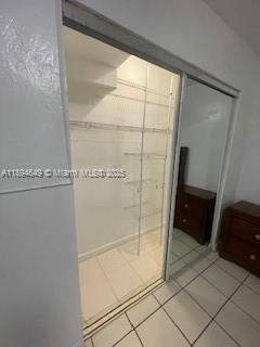 Building Photo - 465 S Royal Poinciana Blvd