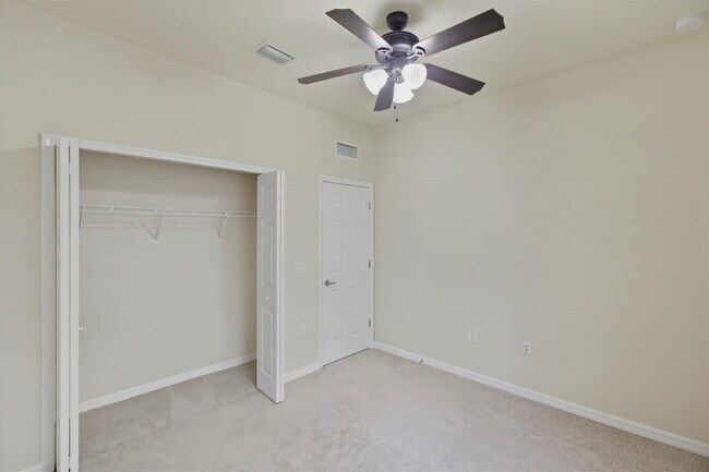 Building Photo - 8895 Via Isola Court