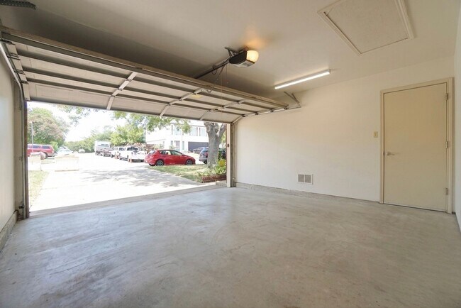 Building Photo - 14009 Conner Downs Dr