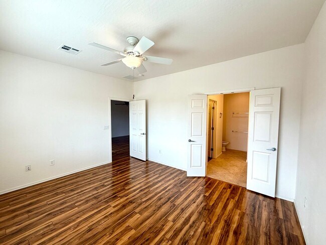 Building Photo - Great single-story two bedroom home in Sun City Aliante with golf course view